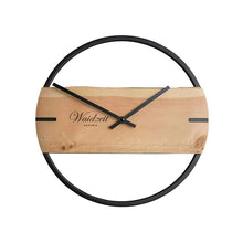 Kép betöltése a galériamegjelenítőbe: Fából készült óra Novum Fenyő 
