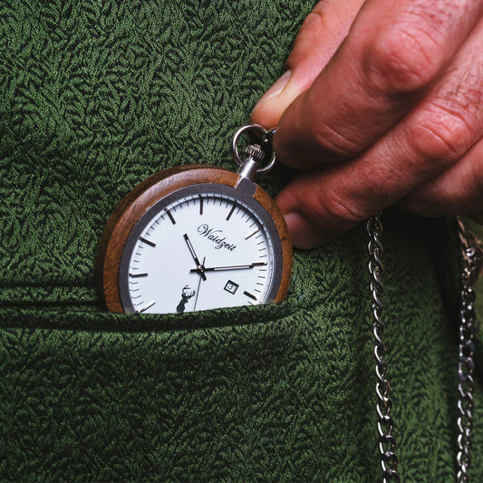 vreckove hodinky z dreva