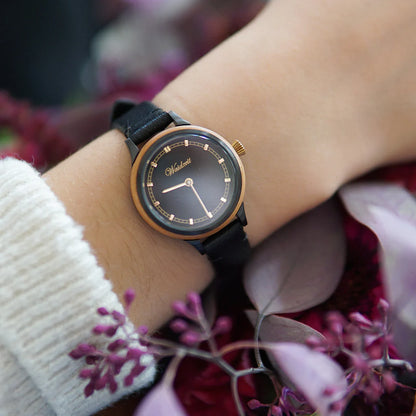 Női Cherry Black Petite fa karóra