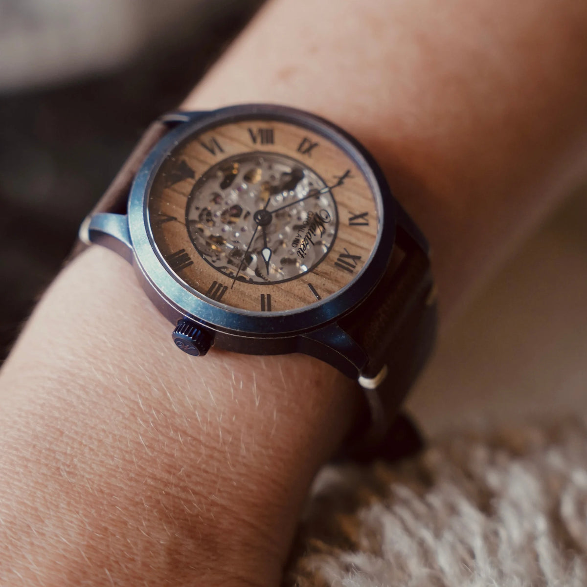Automatické hodinky Waidzeit Grönland Vintage Blue na zápästí