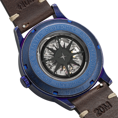 Automatické hodinky Waidzeit Grönland Vintage Blue – zadné veko s kompasom