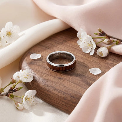 Női fa gyűrű Waidzeit Harmonie Ezüst & Dió a kézen – erdei finomság és elegancia