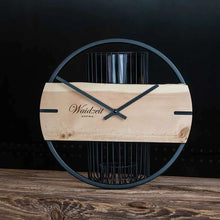 Kép betöltése a galériamegjelenítőbe: Fából készült óra Novum Fenyő 
