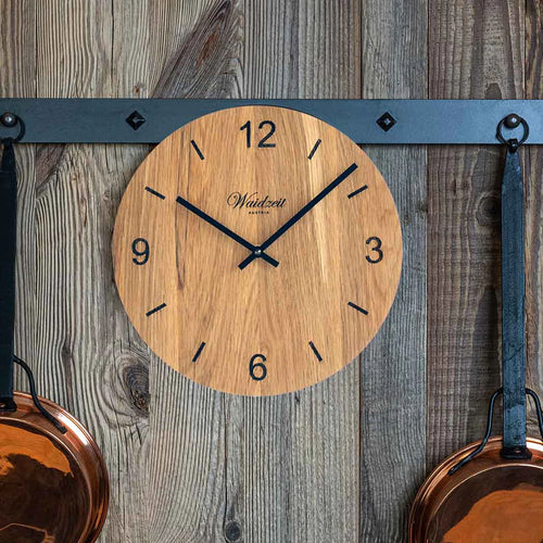 Fából készült falióra Tempus Oak