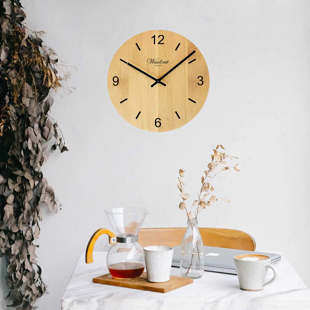 Fából készült falióra Tempus Pine