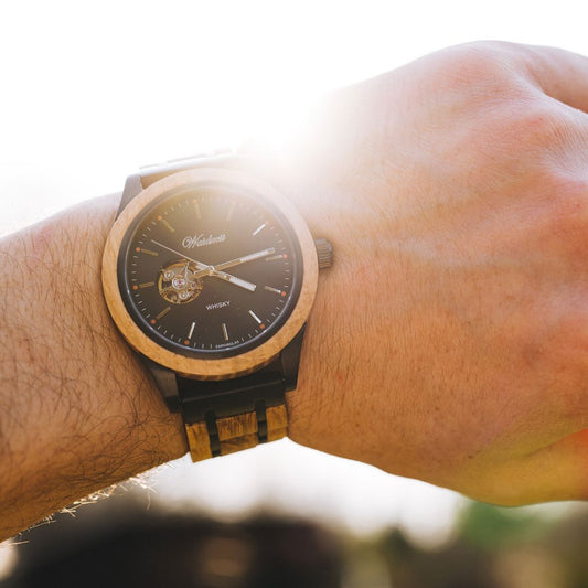 drevené automatické hodinky 