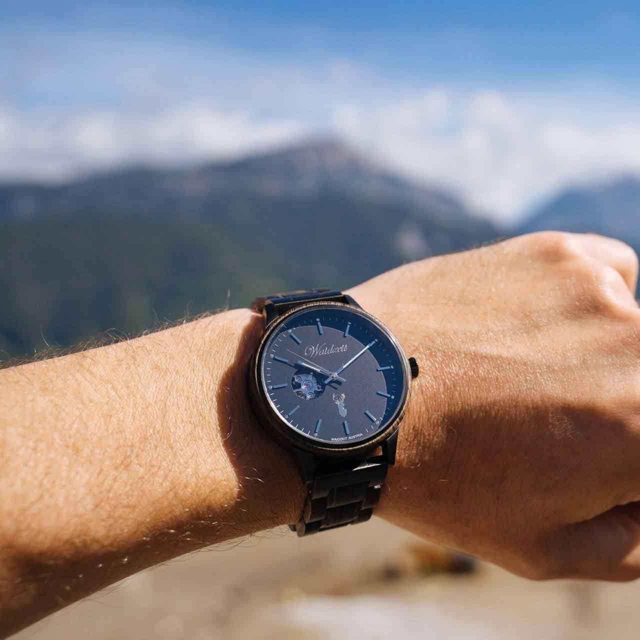 Drevené automatické hodinky Waidzeit Mystik v prírode – symbol spojenia histórie, remesla a prírodnej elegancie