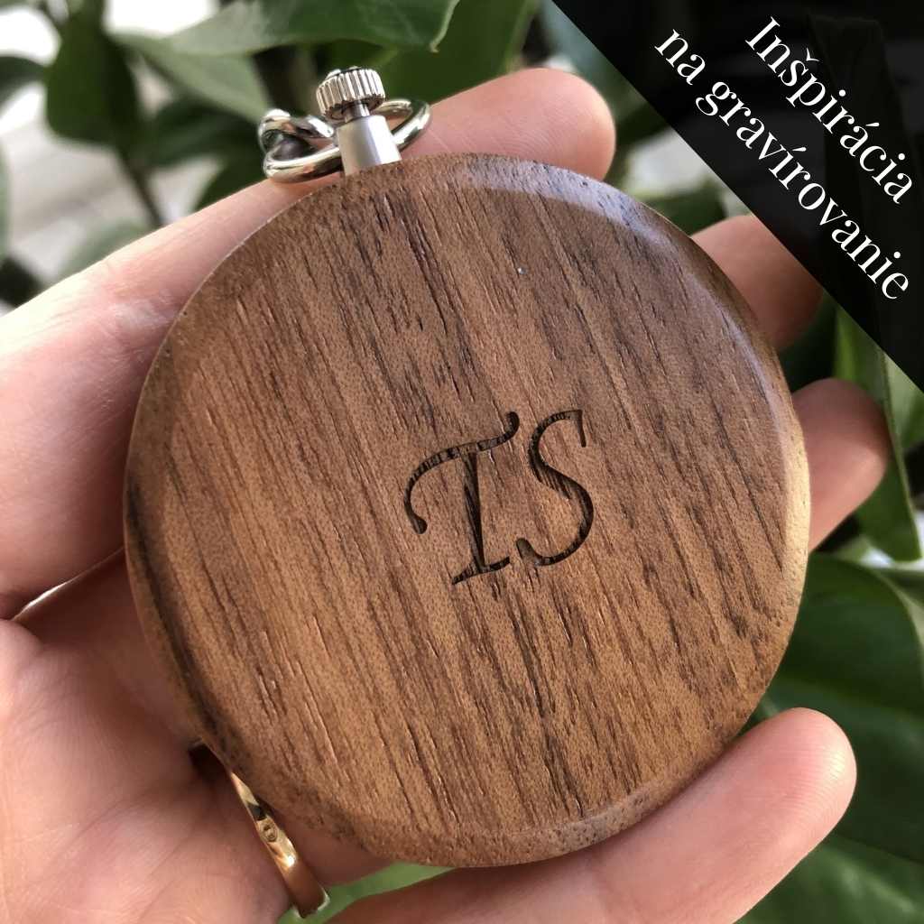 drevené vreckové hodinky s gravírovaním